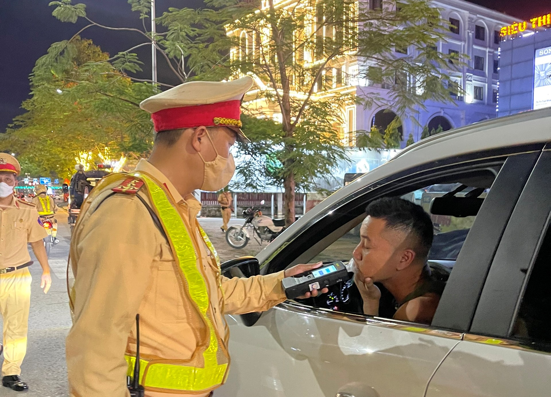 Xử lý 201 trường hợp vi phạm trật tự an toàn giao thông trong ngày 04.8.2022